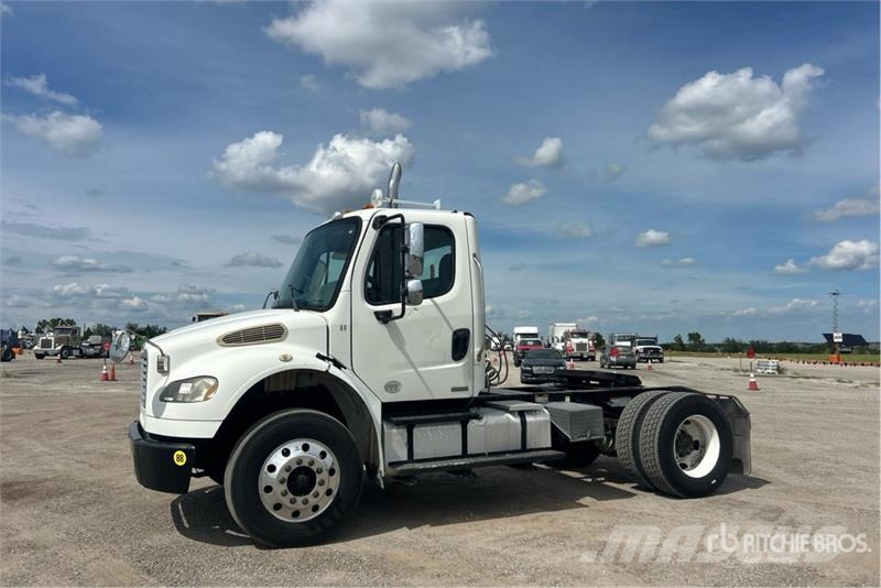 Freightliner M2 106 Sattelzugmaschinen