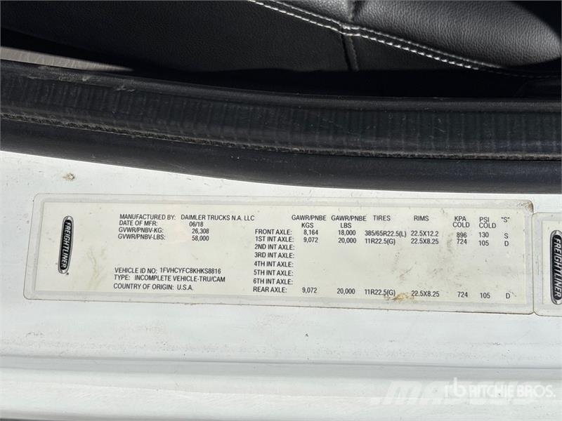 Freightliner M2 106 Cabins and interior