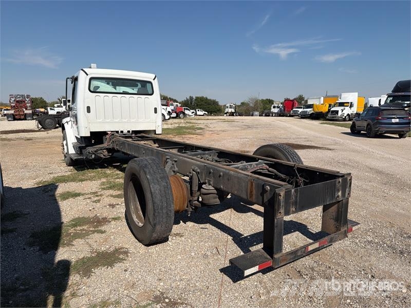 Freightliner M2 106 Cabinas