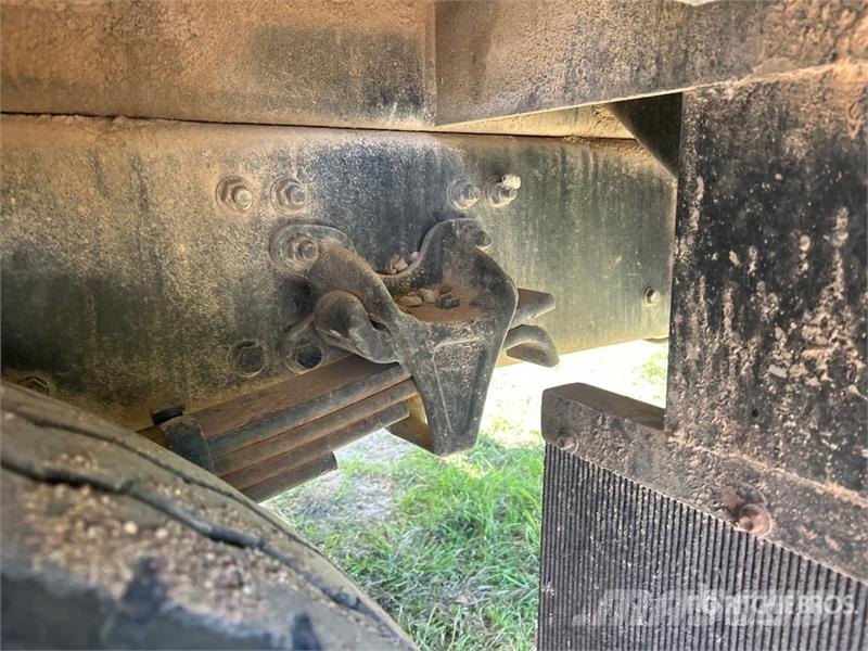 Freightliner M2 106 卡車裝載高空作業車