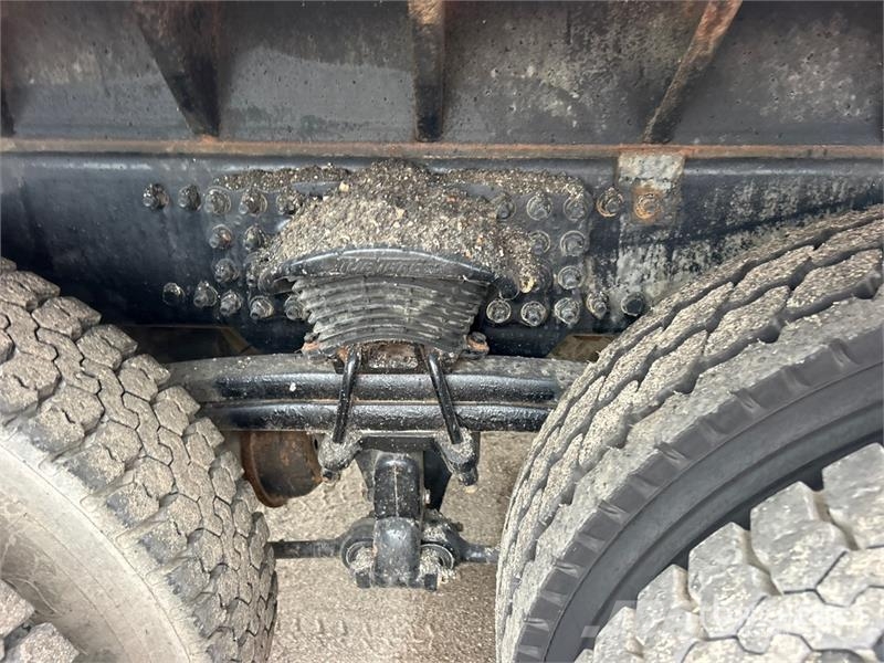 Freightliner M2 106 Camiones bañeras basculantes o volquetes