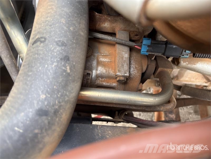 Freightliner M2 106 Camion con sponde ribaltabili