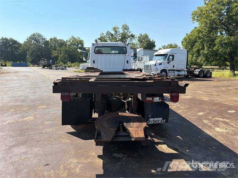 Freightliner M2 106 Camiones portacoches