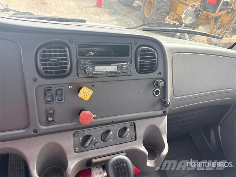 Freightliner M2 106 وحدات الجر