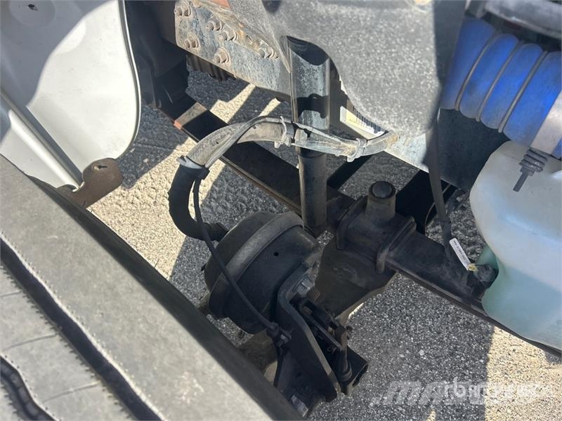 Freightliner M2 106 وحدات الجر