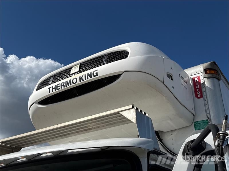 Freightliner M2 106 Camiões caixa temperatura controlada