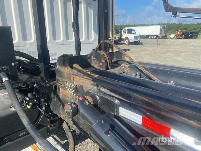 Freightliner M2 106 Portaalsysteem vrachtwagens