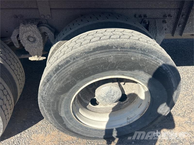 Freightliner M2 106 Бордови