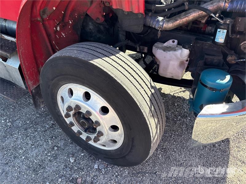 Freightliner M2 106 Temperature controlled trucks