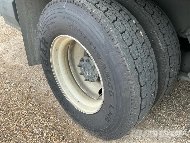 Freightliner M2 106 Грузовики-Рефрижераторы