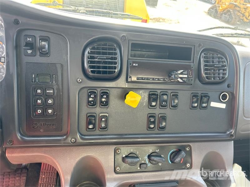 Freightliner M2 106 Kipper