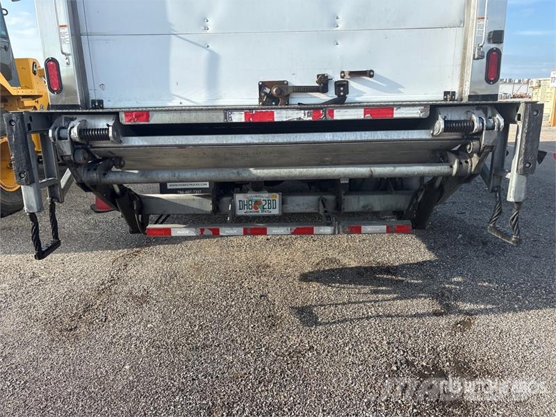 Freightliner M2 106 Isotermos y frigoríficos