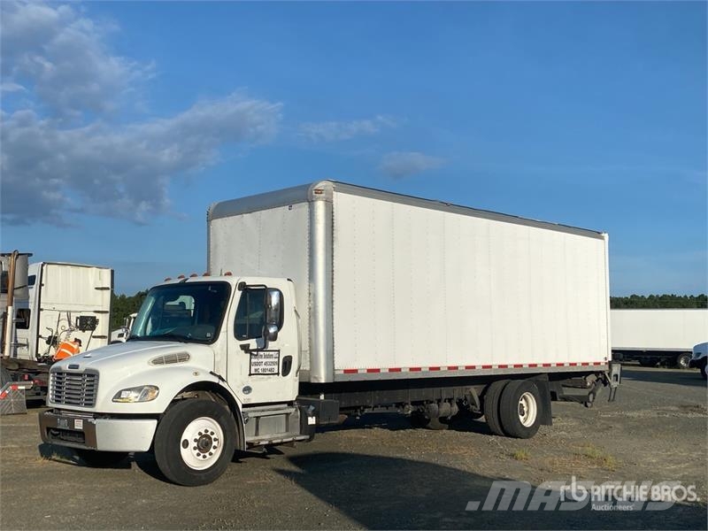 Freightliner M2 106 貨箱式卡車