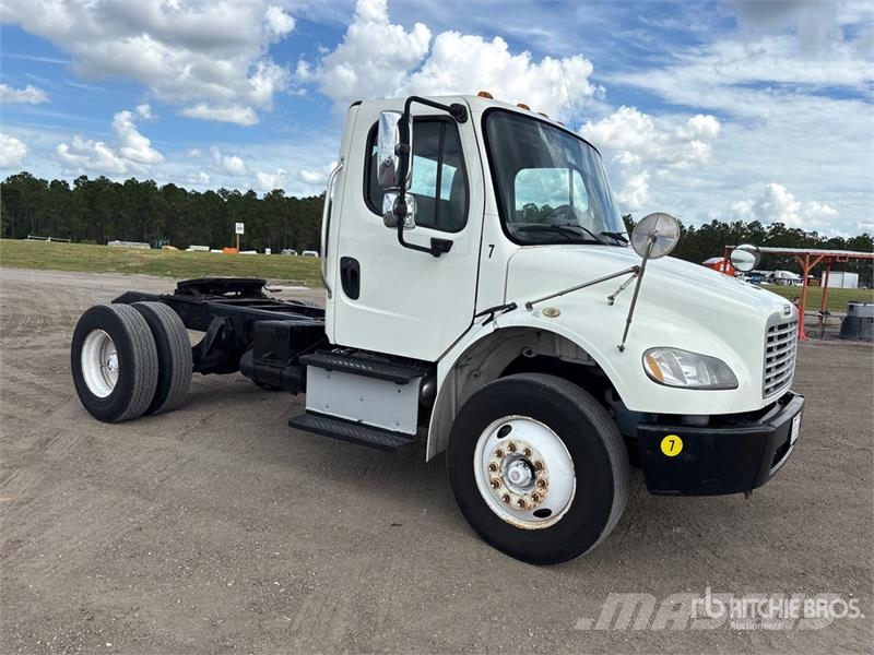 Freightliner M2 106 Tegljači