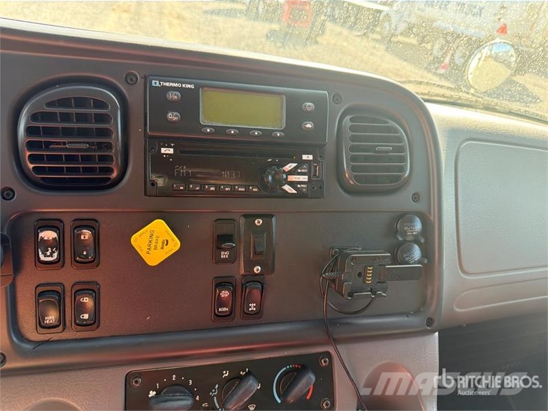 Freightliner M2 106 Isotermos y frigoríficos