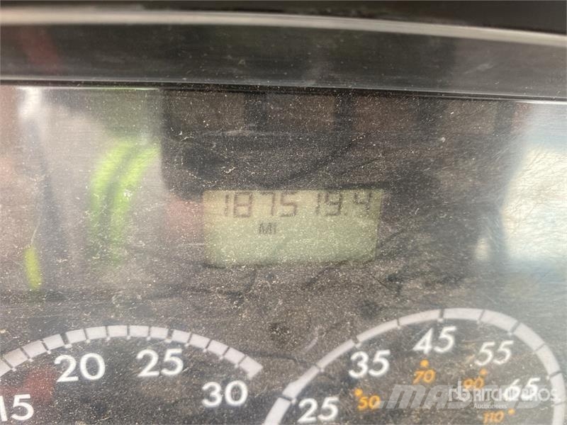 Freightliner M2 106 平板式/側卸式卡車