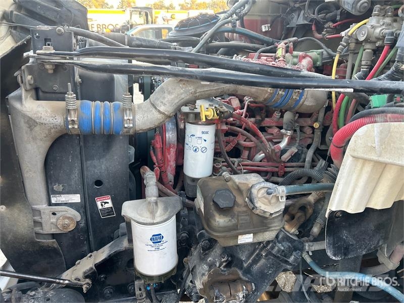 Freightliner M2 106 Pacēlāji uz automašīnas bāzes