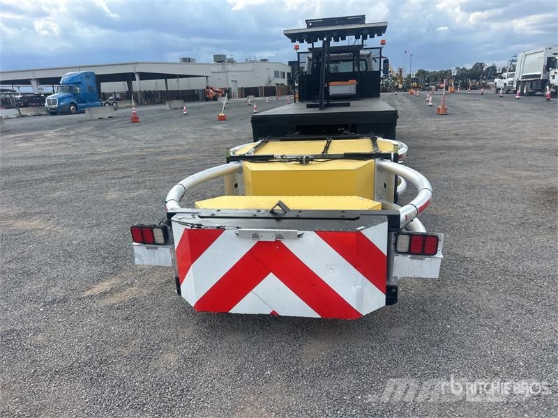 Freightliner M2 106 시립/다목적 차량