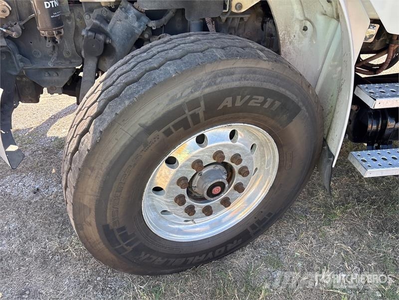 Freightliner M2 106 Camiones aspiradores/combi