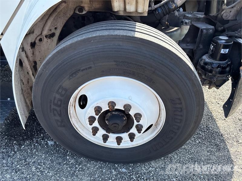Freightliner M2 106 Isotermos y frigoríficos