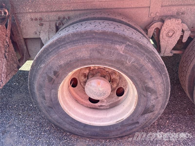 Freightliner M2 106 Бордови
