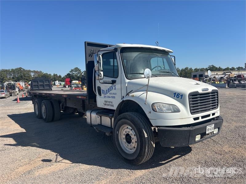 Freightliner M2 106 Бордови