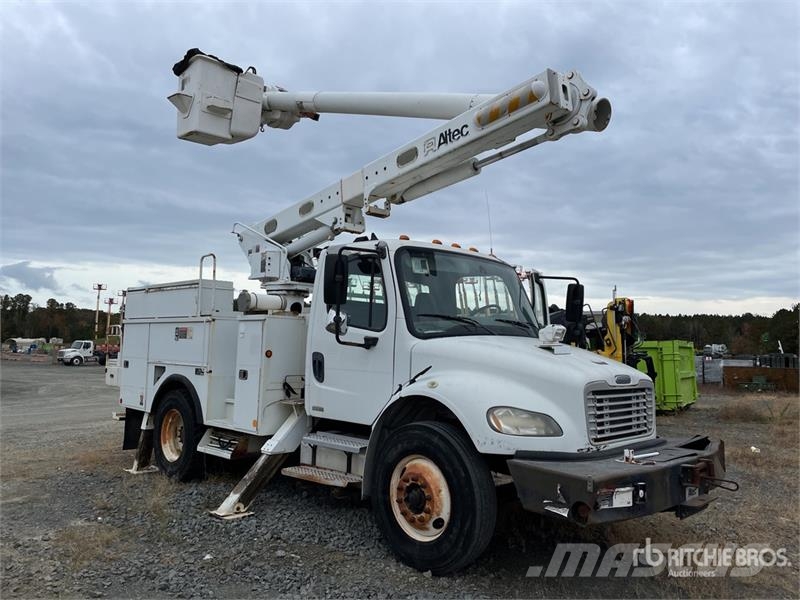 Freightliner M2 106 Plataformas sobre camión