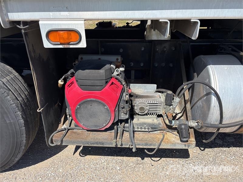 Freightliner M2 106 Camiones aspiradores/combi