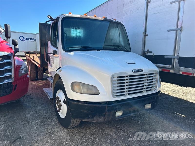 Freightliner M2 106 Camiones plataforma