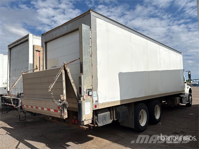 Freightliner M2 106 Kravas automašīnas - refrižeratori
