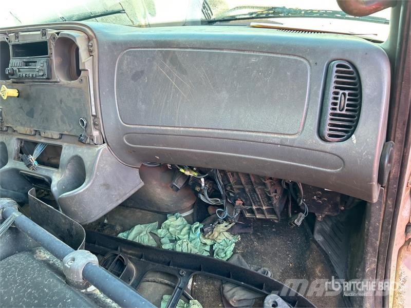Freightliner M2 106 Camiones plataforma