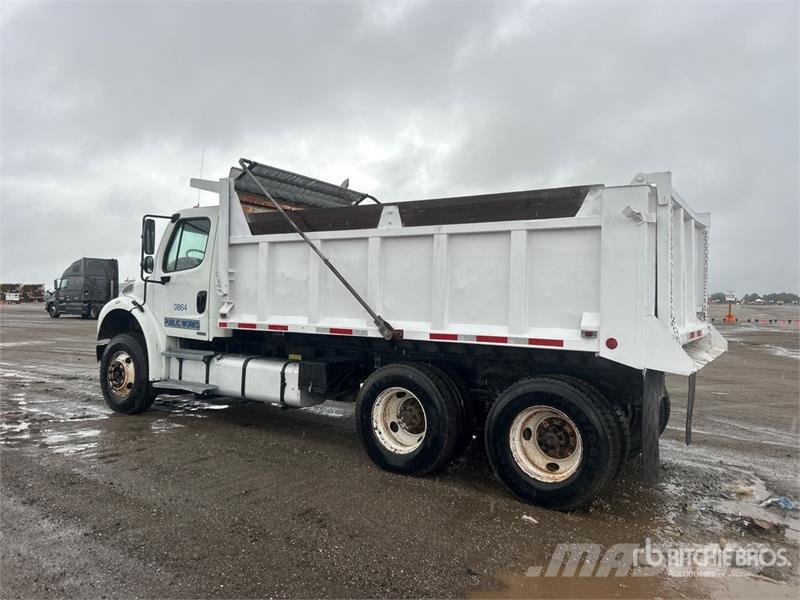 Freightliner M2 106 Camiones bañeras basculantes o volquetes