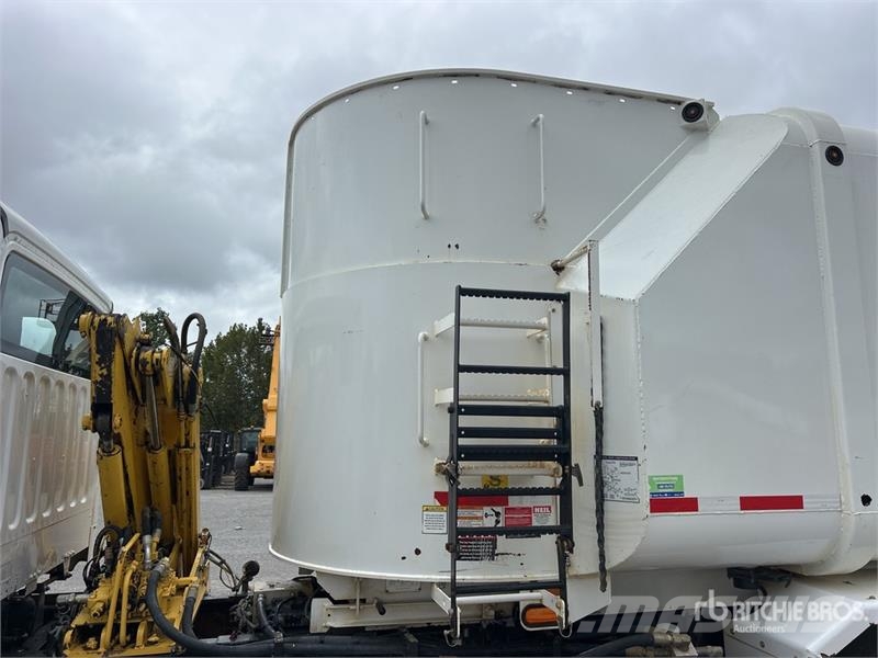Freightliner M2 106 Camion poubelle