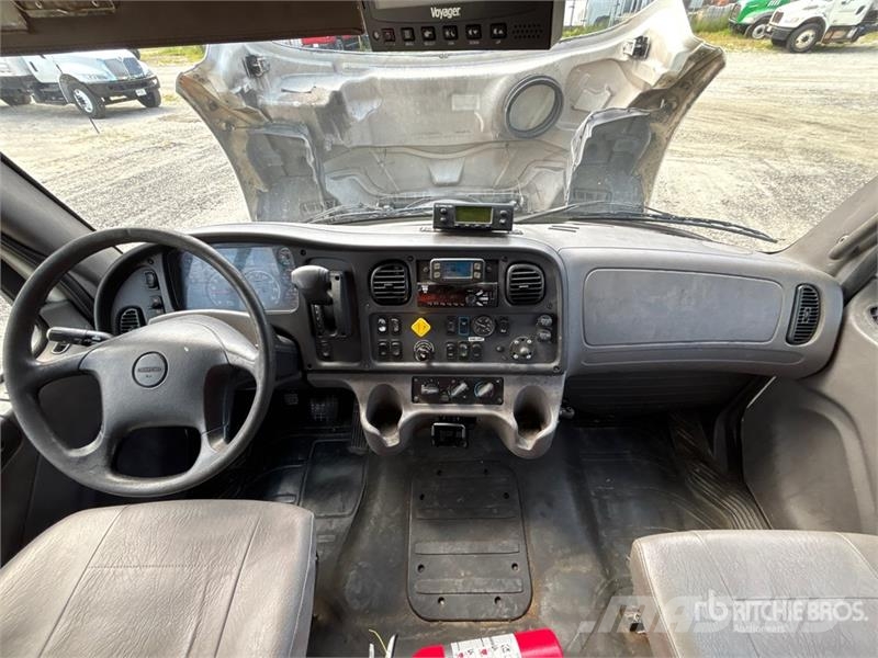 Freightliner M2 106 Isotermos y frigoríficos