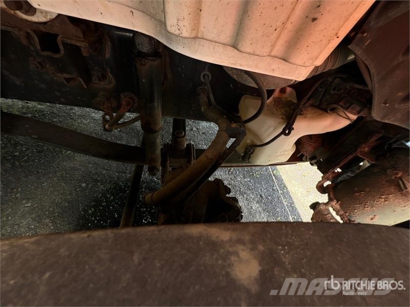 Freightliner M2 106 Camiones con caja de remolque