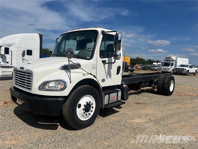 Freightliner M2 106 Cabine e interni