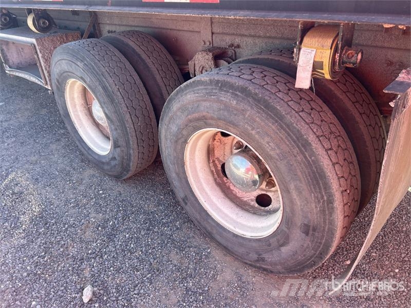 Freightliner M2 106 Бордови