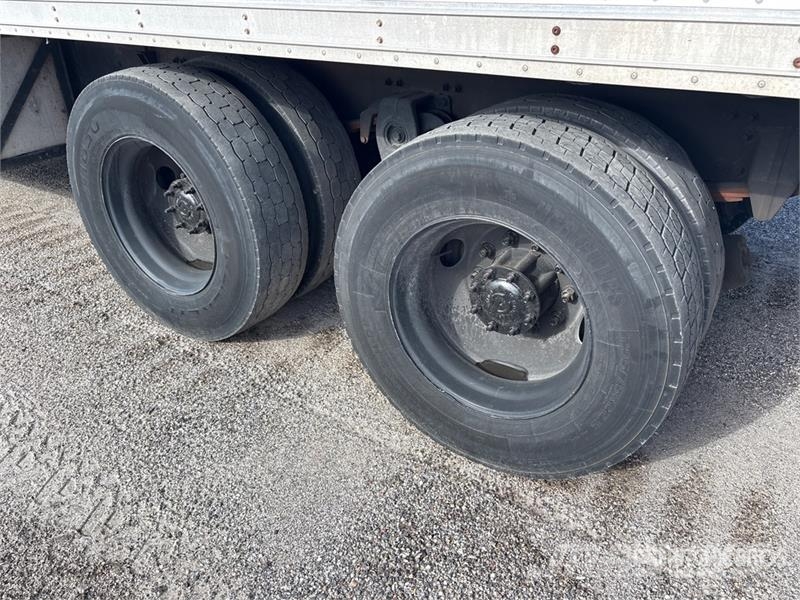 Freightliner M2 106 Temperature controlled trucks