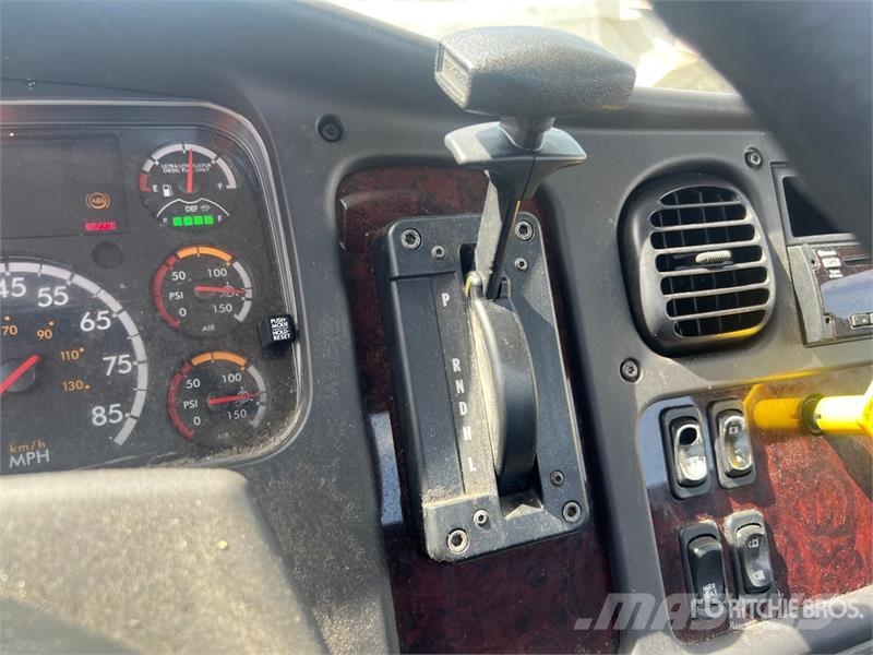 Freightliner M2 106 Cabine e interni
