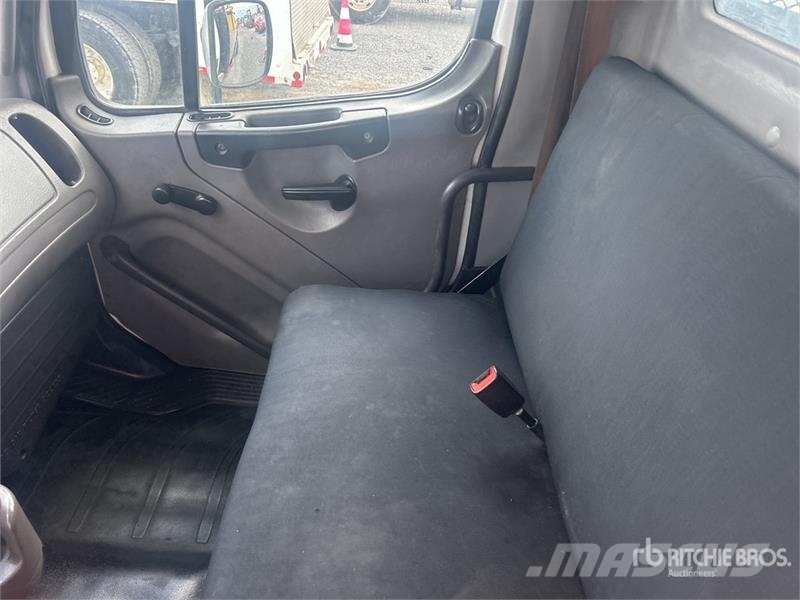 Freightliner M2 106 시립/다목적 차량