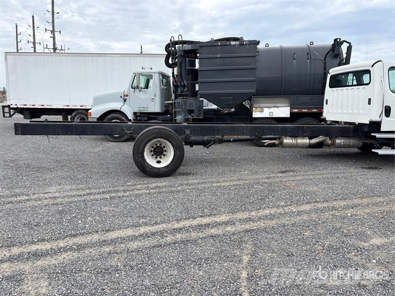 Freightliner M2 106 Cabinas