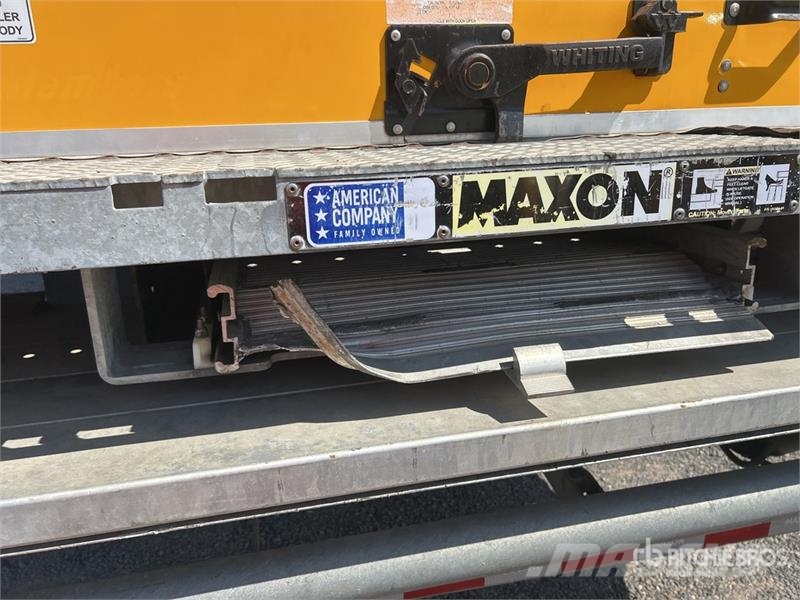 Freightliner M2 106 Sanduk kamioni