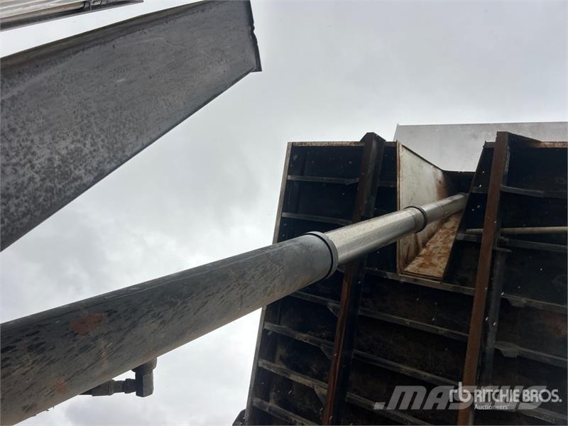 Freightliner M2 106 Camiones bañeras basculantes o volquetes