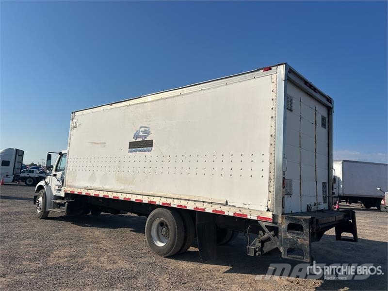 Freightliner M2 106 Tovornjaki zabojniki