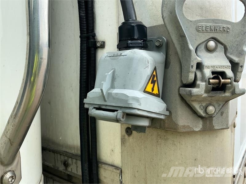 Freightliner M2 106 Грузовики-Рефрижераторы