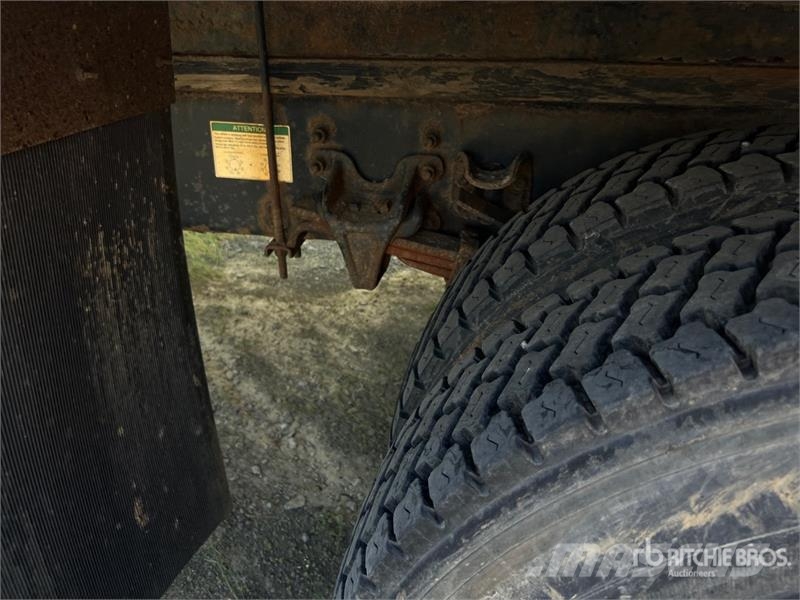 Freightliner M2 106 Camiones con caja de remolque