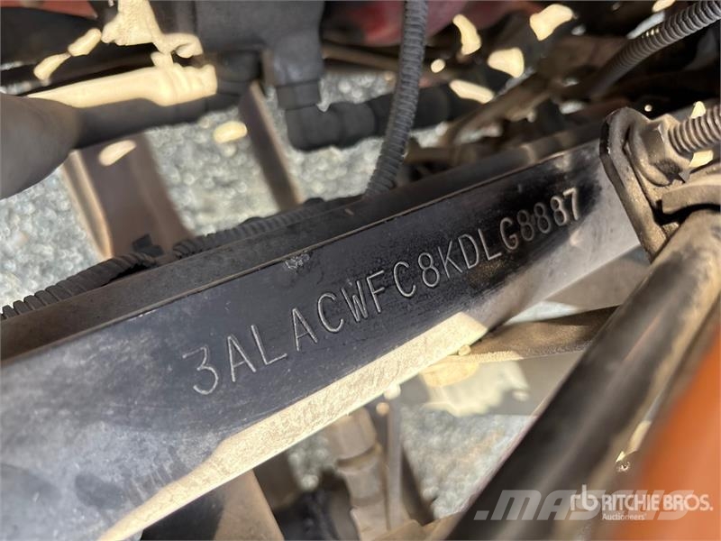 Freightliner M2 106 Isotermos y frigoríficos