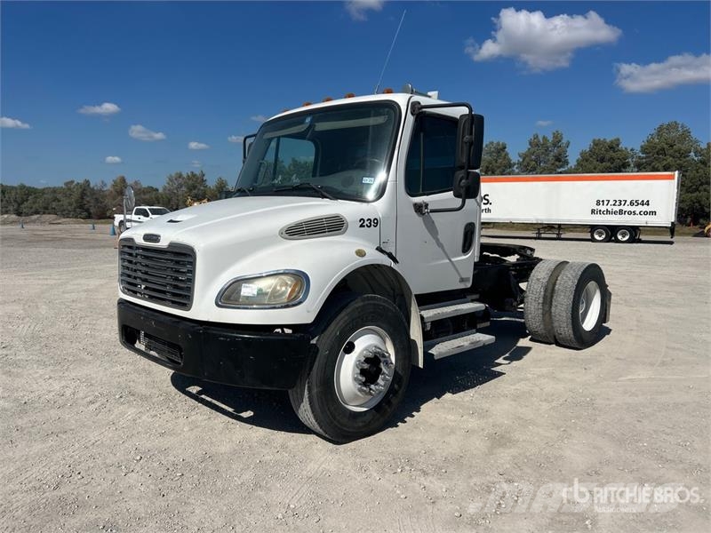 Freightliner M2 106 Nyergesvontatók