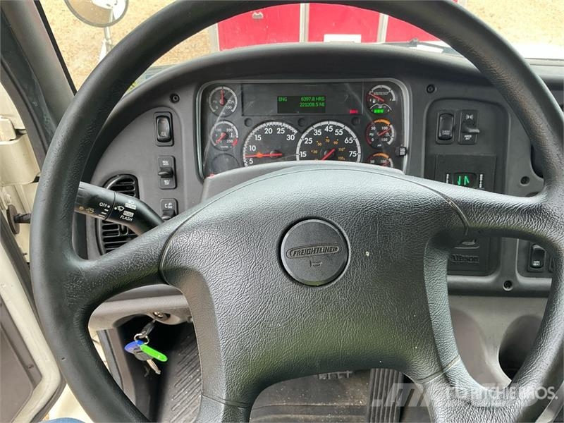 Freightliner M2 106 Грузовики-Рефрижераторы