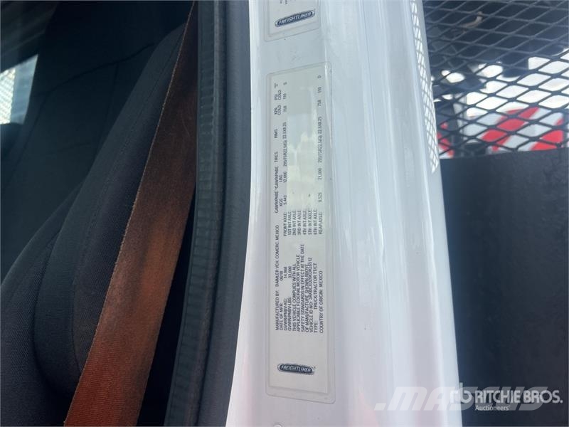 Freightliner M2 106 시립/다목적 차량
